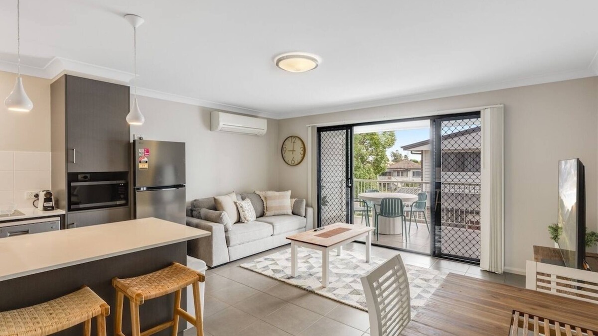 Newtown Apartment | Contemporary & Convenient - City Fringe Townhouse!