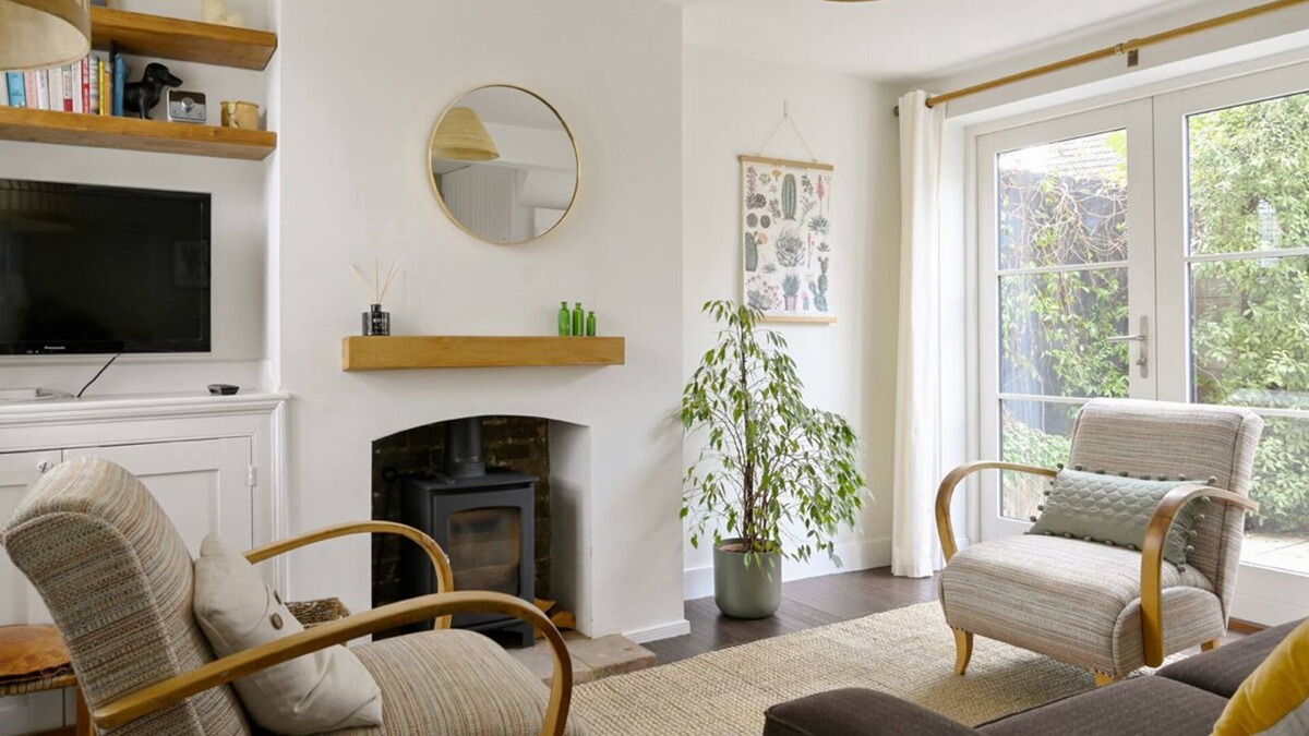 Martlesham Heath House | Contemporary Cottage in the centre of Woodbridge