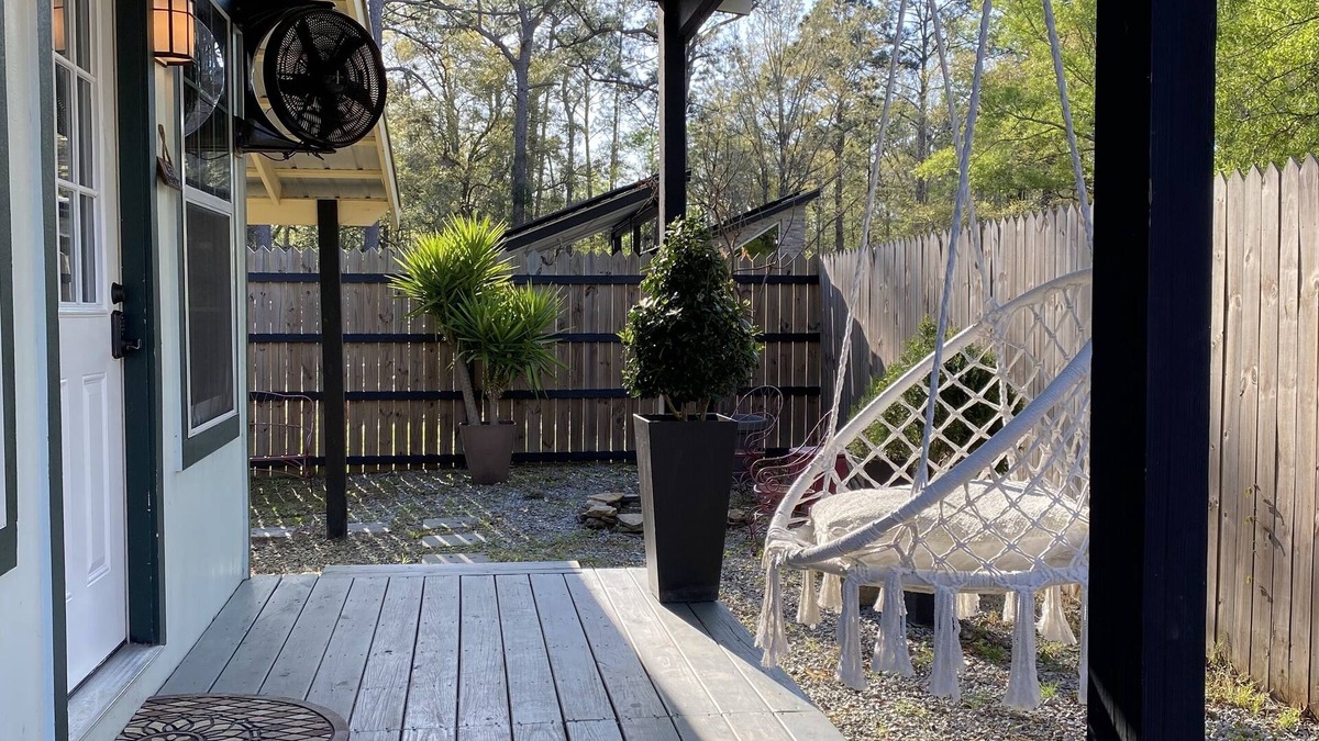 Mandeville Cottage | Contemporary Cottage in the heart of Mandeville