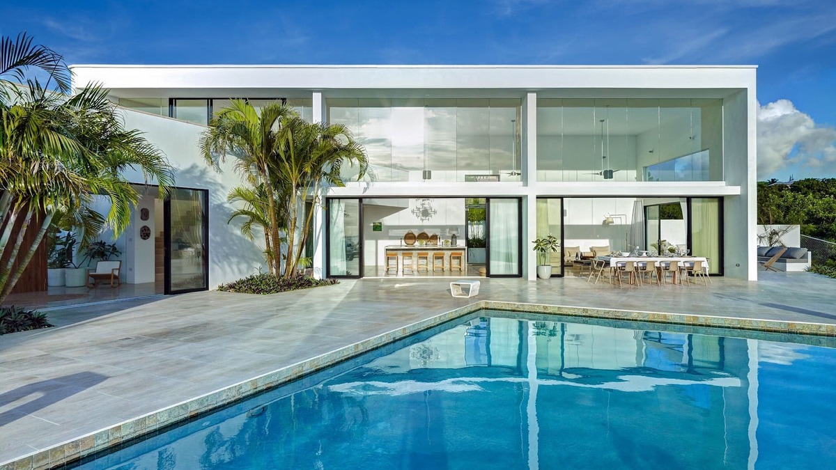 Weston Villa | Contemporary design 4 bedroom villa with stunning views