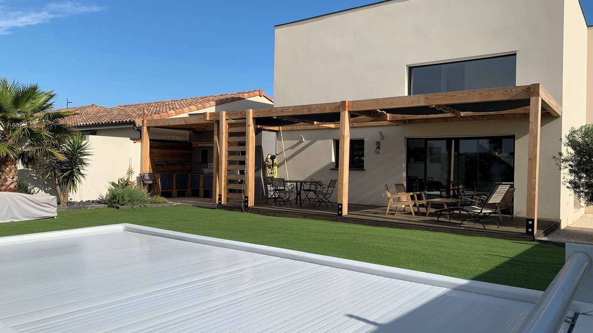 Sauvian House | Contemporary detached house with private pool, close to the sea.