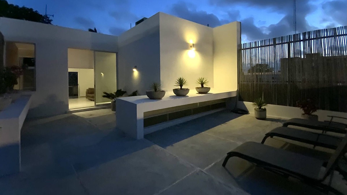 Centro House | Contemporary Elegance in Historic Downtown