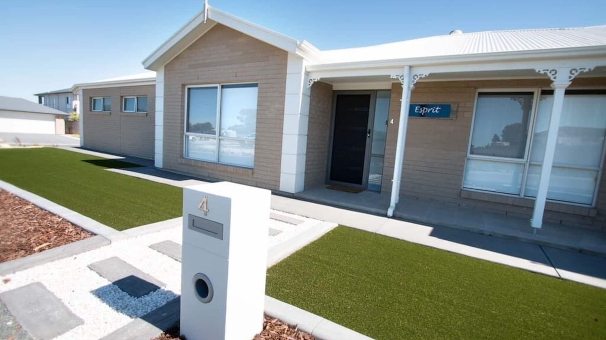 Seymour House | Contemporary ‘Esprit’ with river reserve access