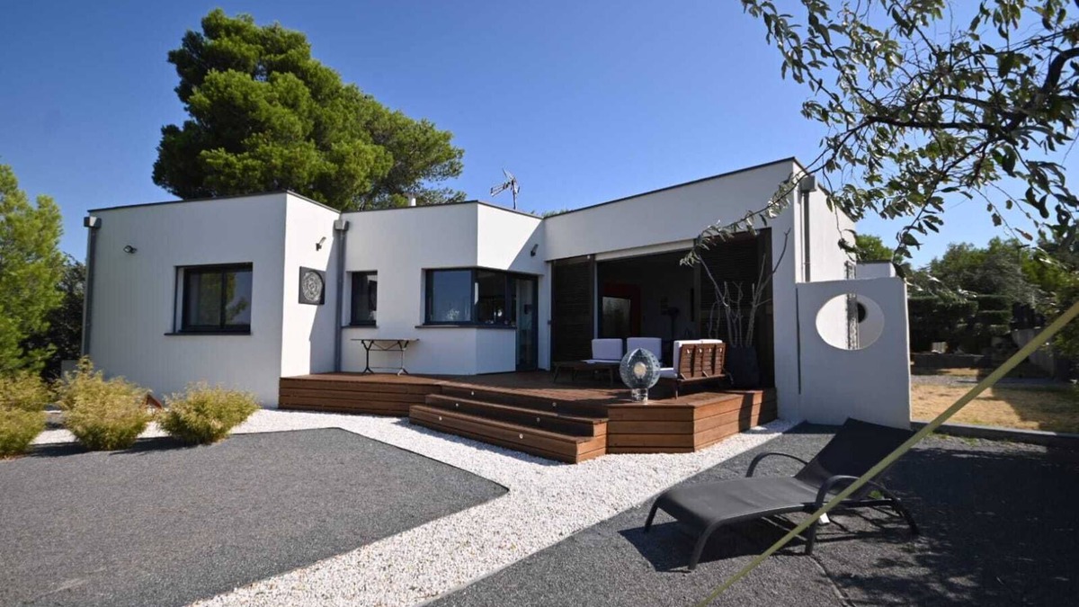 Villarzel-Cabardes Villa | Contemporary villa with breathtaking views
