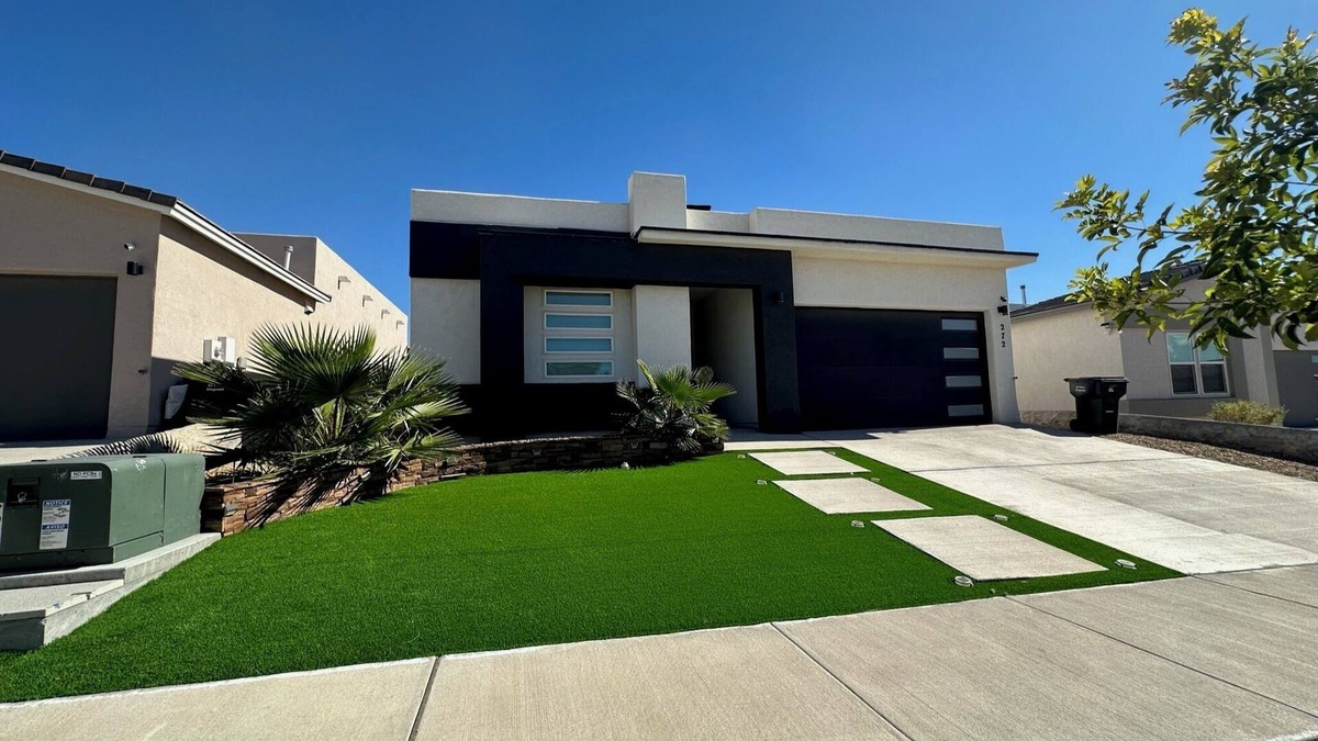 Biggs Field House | Contemporary Home in El Paso
