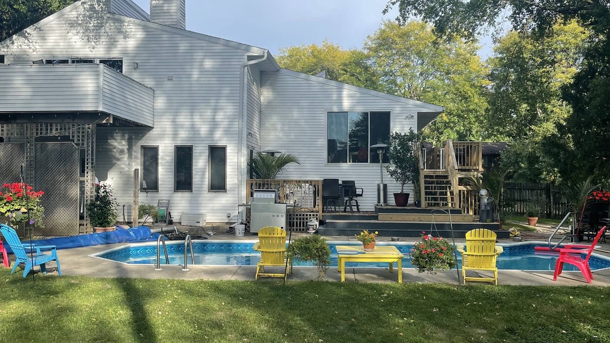 Middleton House | Contemporary home in quiet neighborhood with pool & great back yard close to all