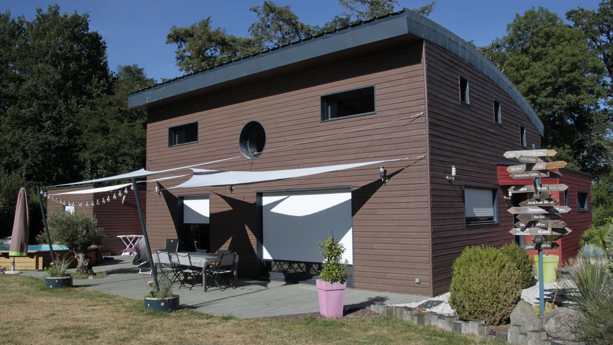 Moncoutant House | Contemporary house of 180 m2 - 4 bedrooms - Land 1600 m2 with swimming pool wood