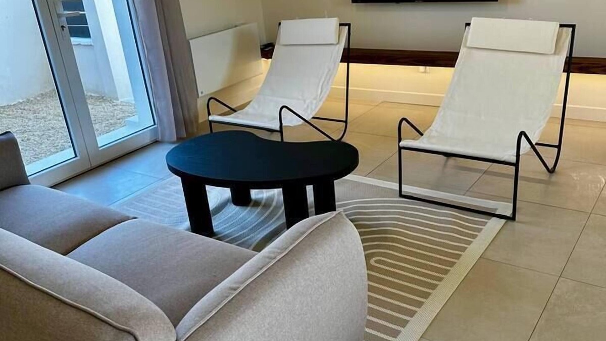 Justices House | Contemporary house St léonard