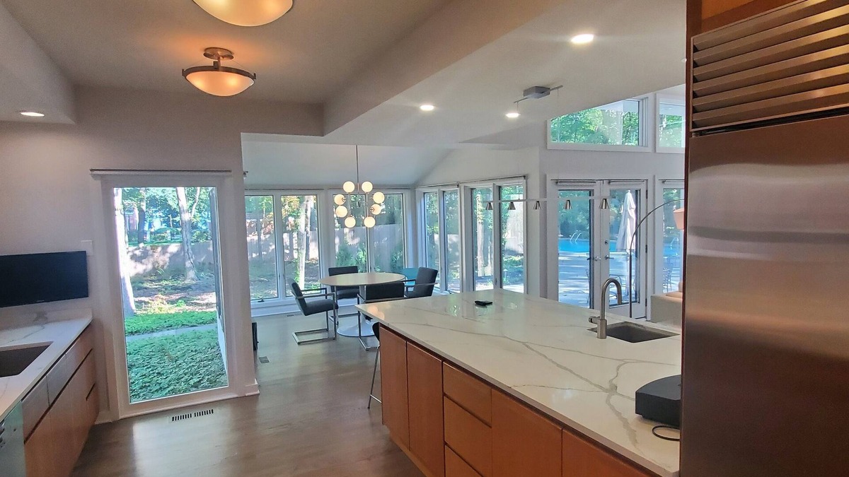 Lake Forest House | Contemporary house with partial lake views/quiet and private area/gut reno/2023