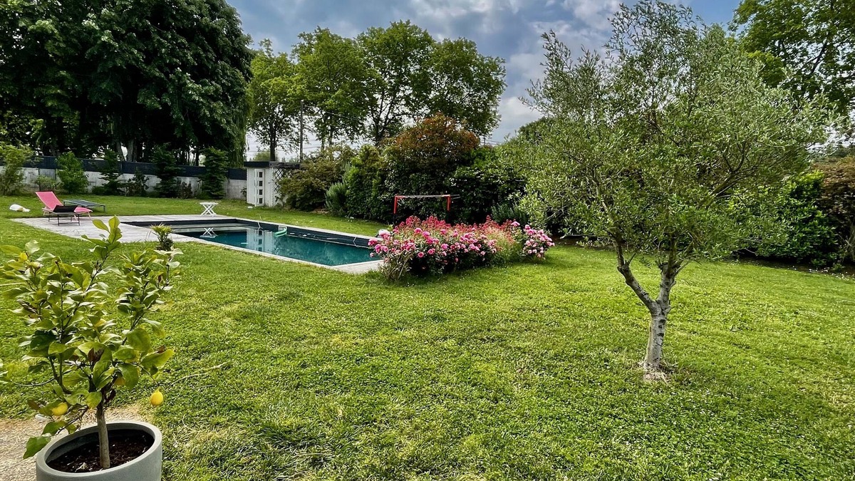 Beaupuy House | Contemporary house with pool near Toulouse