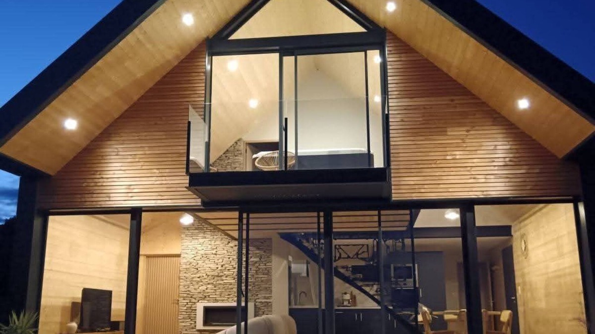 Sadroc House | Contemporary house with breathtaking views and spa. Up in paradise