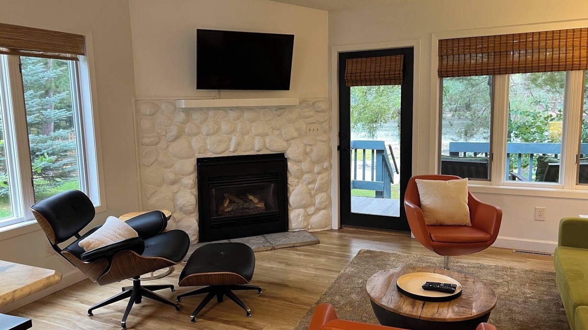 Biwabik Condo | Contemporary Lakefront Condo @ Giants Ridge Ski, Golf, Beach, Bike