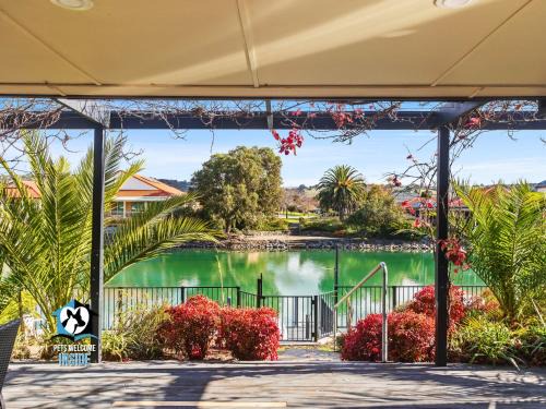 Encounter Bay House | Contemporary Lakeside Stunner 3 Bedrooms & Jetty