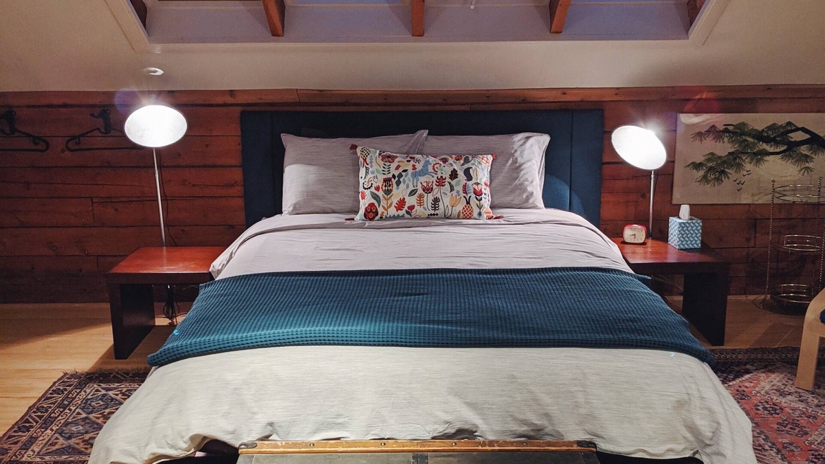 North End House | Contemporary Log Guesthouse with Sauna: Historic North End - Perfect for Couples