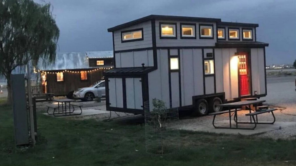 Vineyard House | Contemporary - Modern Tiny Home on the Lake