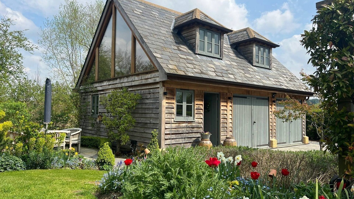 Great Wolford House | Contemporary Oak Barn in Stunning Cotswold Countryside close to Moreton-in-Marsh