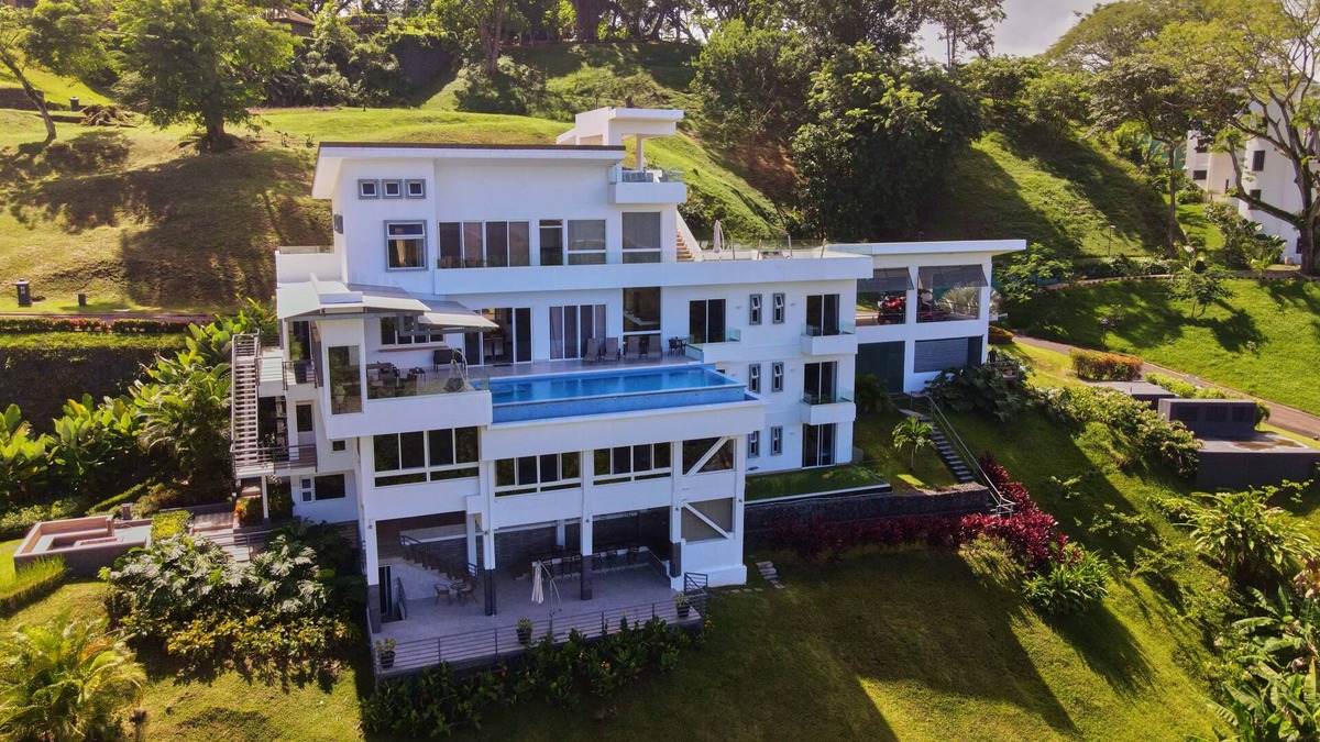 Tarcoles Condo | Contemporary Ocean View Estate with Infinity Pool!
