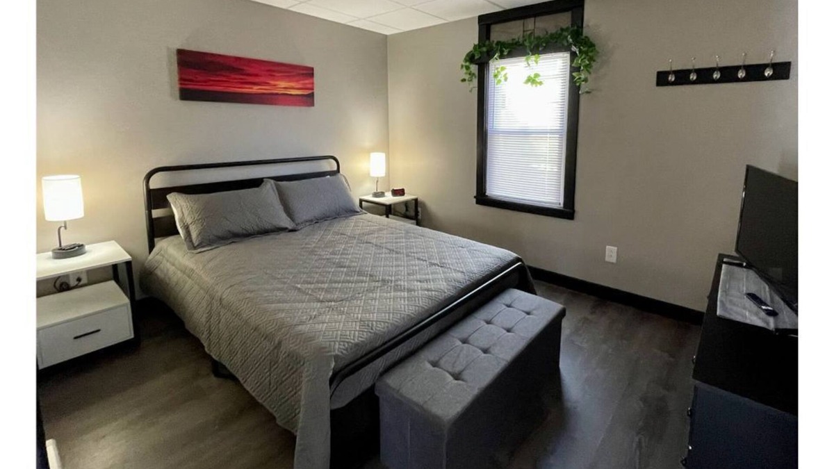 Whitehall Apartment | Contemporary Queen with sofa sleeper
