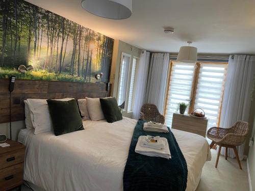 Inchbrook House | contemporary quiet countryside retreat