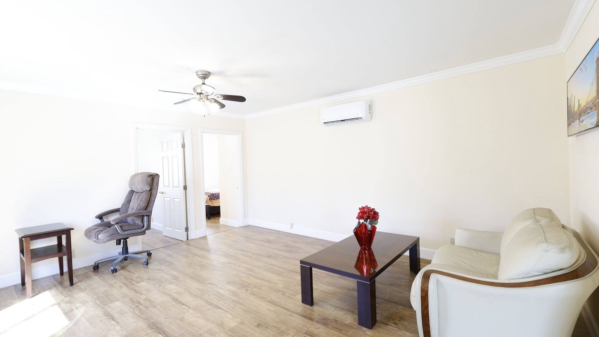 Northridge House | Contemporary remodeled and fully furnished