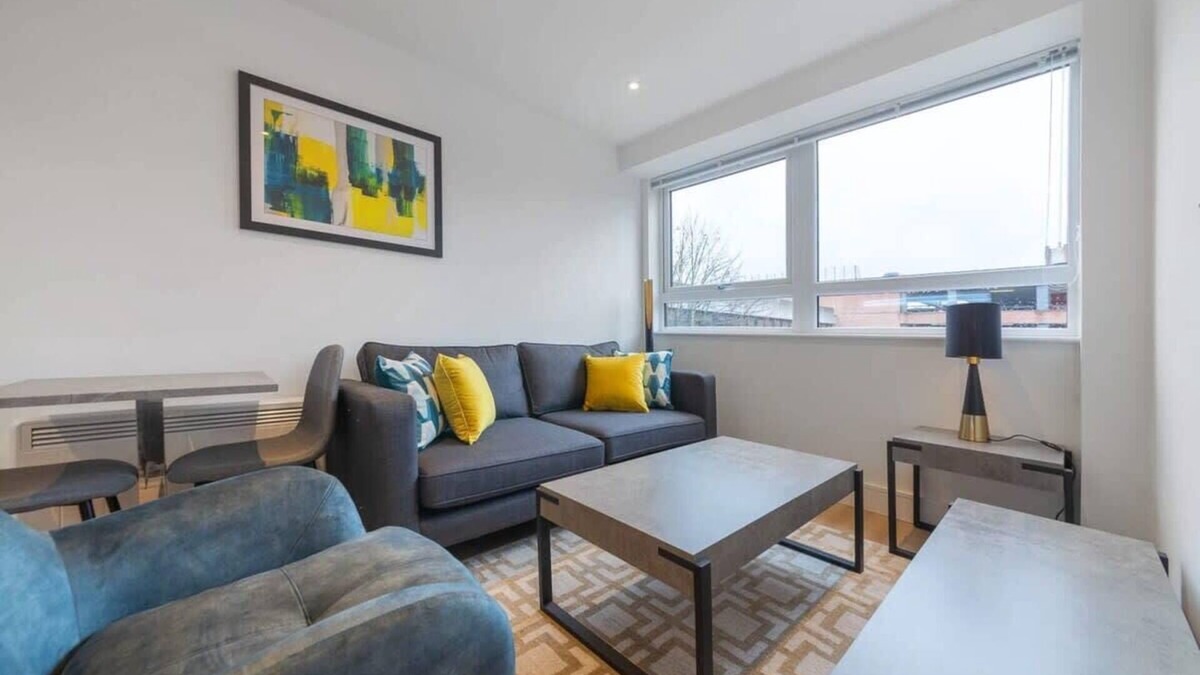 East Grinstead Apartment | Contemporary Studio in Central East Grinstead