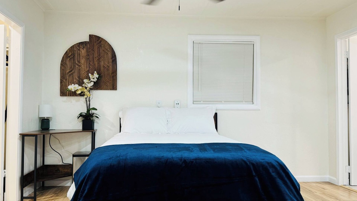 Mojave Apartment | Contemporary Studio Near Mojave Aerospace Airport