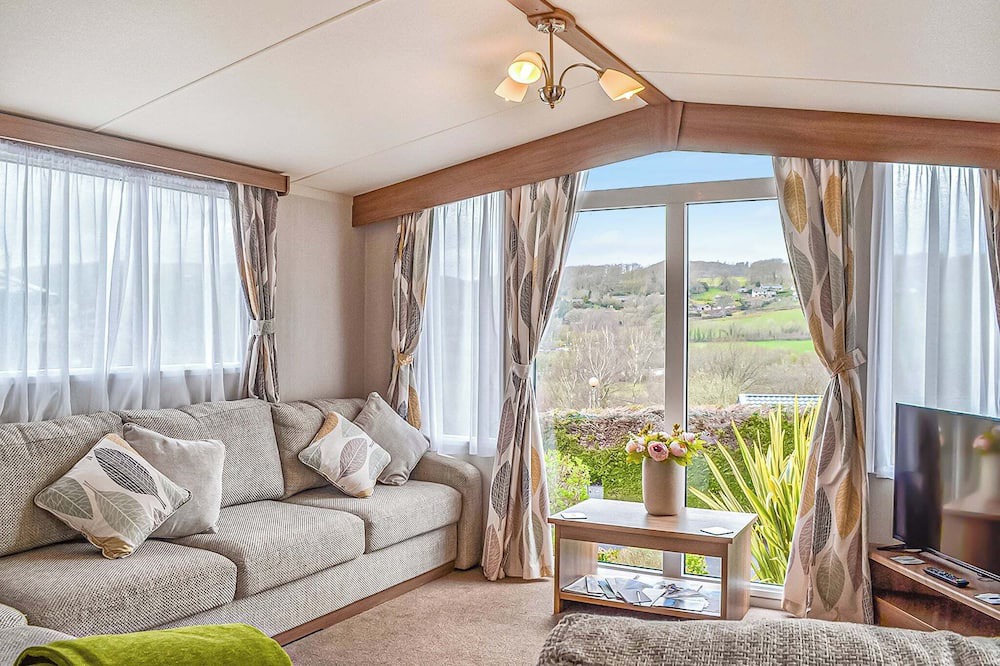 Dolgellau House | Contemporary, stylish caravan with one double and one twin.