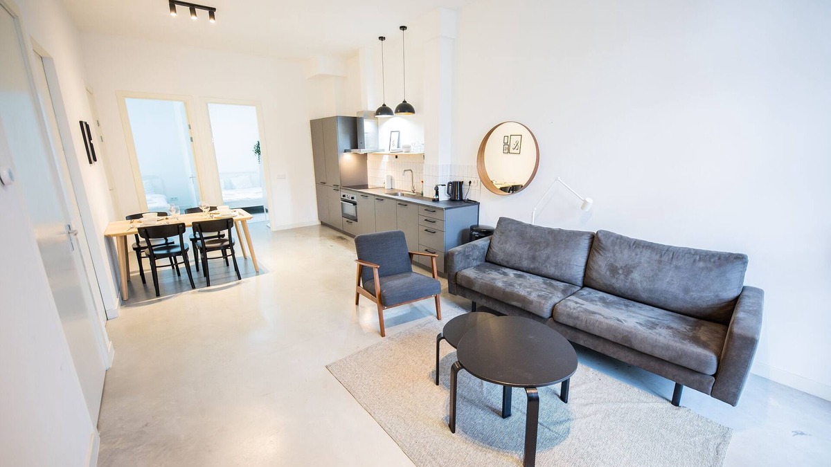 Rotterdam Apartment | Contemporary Stylish 2BDR Apartment LK