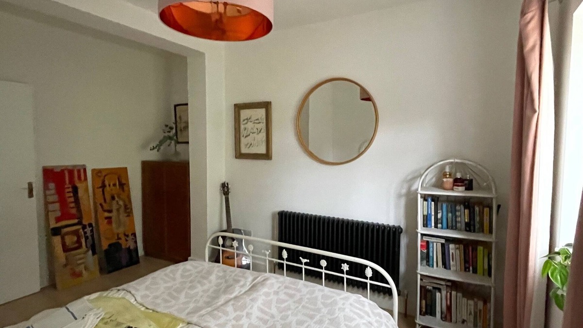 Kensal Green Apartment | Contemporary two bed flat with off street parking
