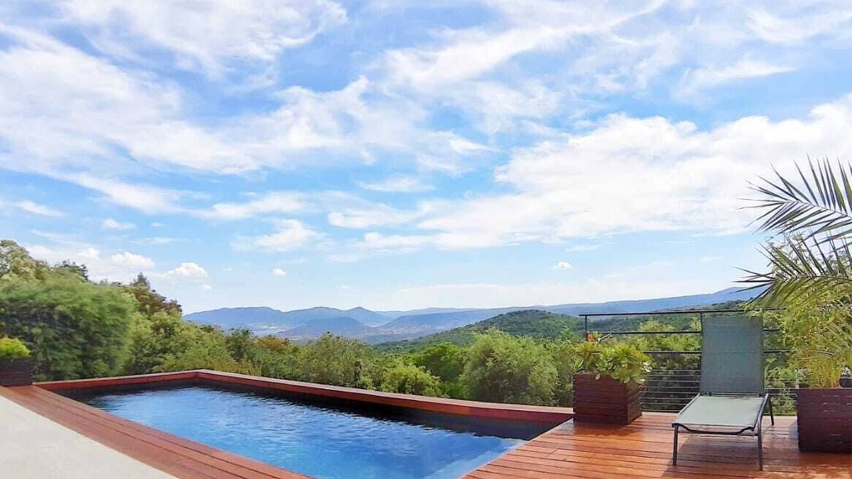 Soumont Villa | CONTEMPORARY VILLA WITH AMAZING VIEW OF LAKE SALAGOU