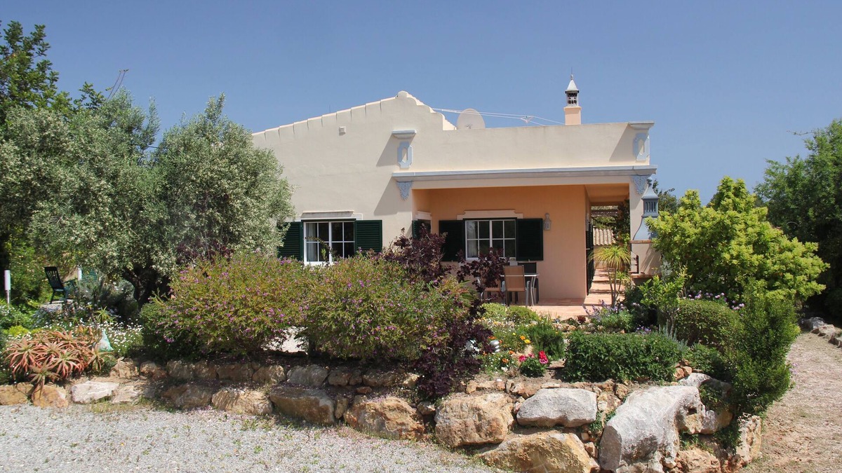 Olhao Villa | Contemporary villa with private pool in a rural setting with sea views