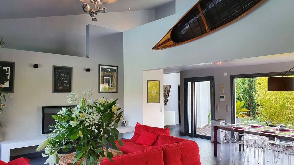 Millas House | Contemporary whole villa with swimming pool, parking.