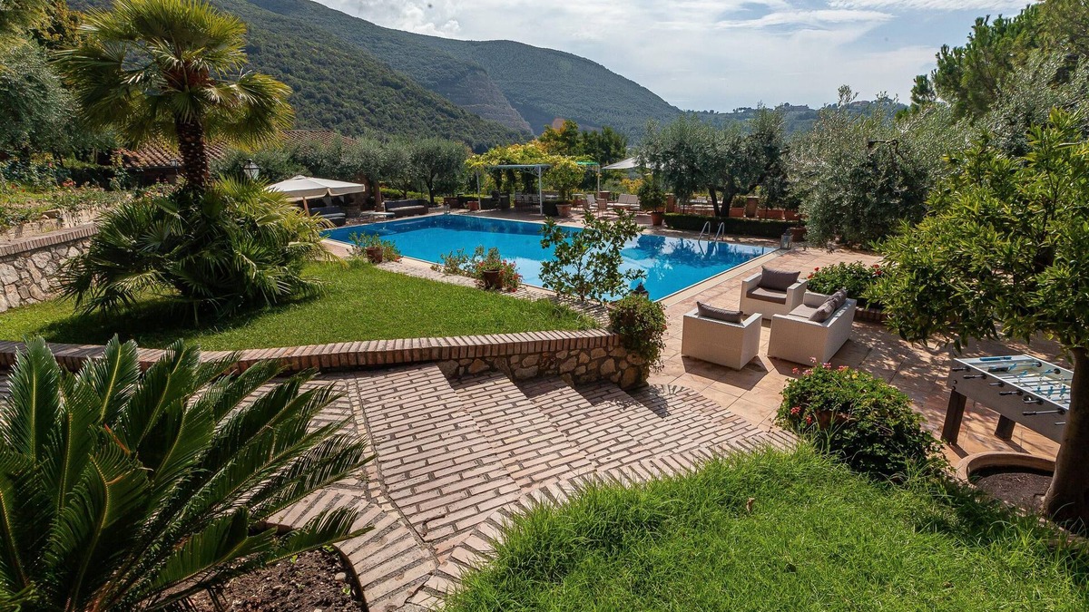 Poggio Catino Apartment | Conti Beccaris Castle-Villa in Poggio Catino, about 50 km from Rome.