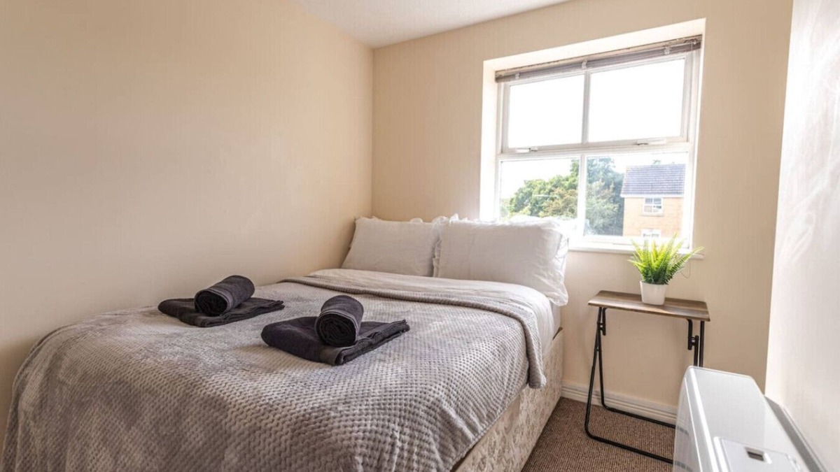 Swindon Apartment | Contractors*Long Stay Discounts*Free Parking