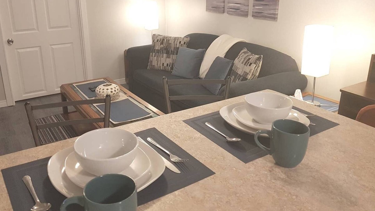 Sarnia Apartment | Contractors/Trades - Private Apt in Central Sarnia