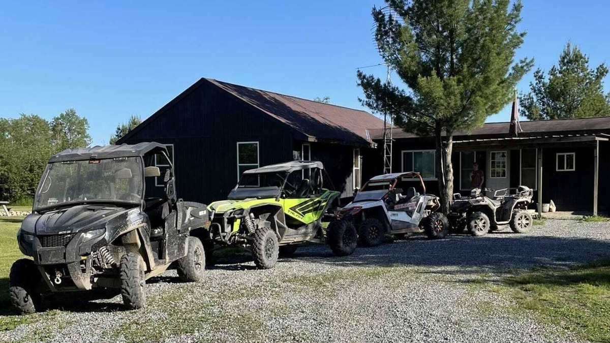 Merrillan Cabin | Controlled Chaos Basecamp - centered between Jackson & Clark County Trail System