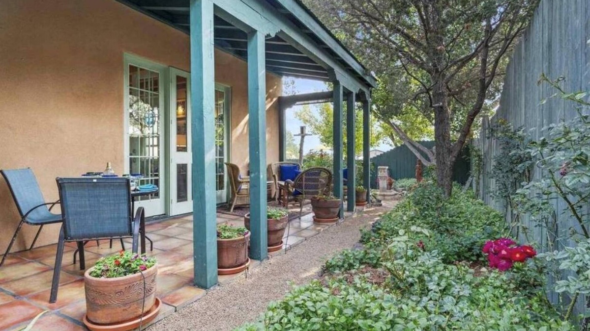 Southside House | Conveneient-Cul de Sac-Fireplace-Portal-Garden-Park