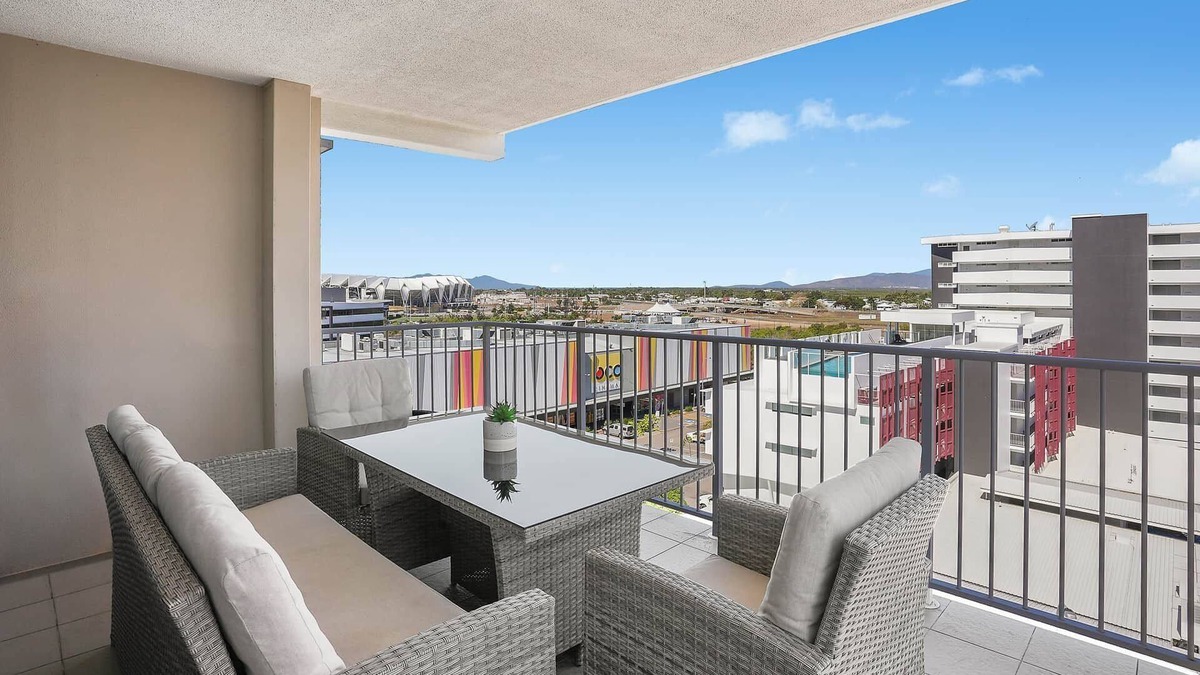 Townsville Apartment | Convenience, Comfort & Style