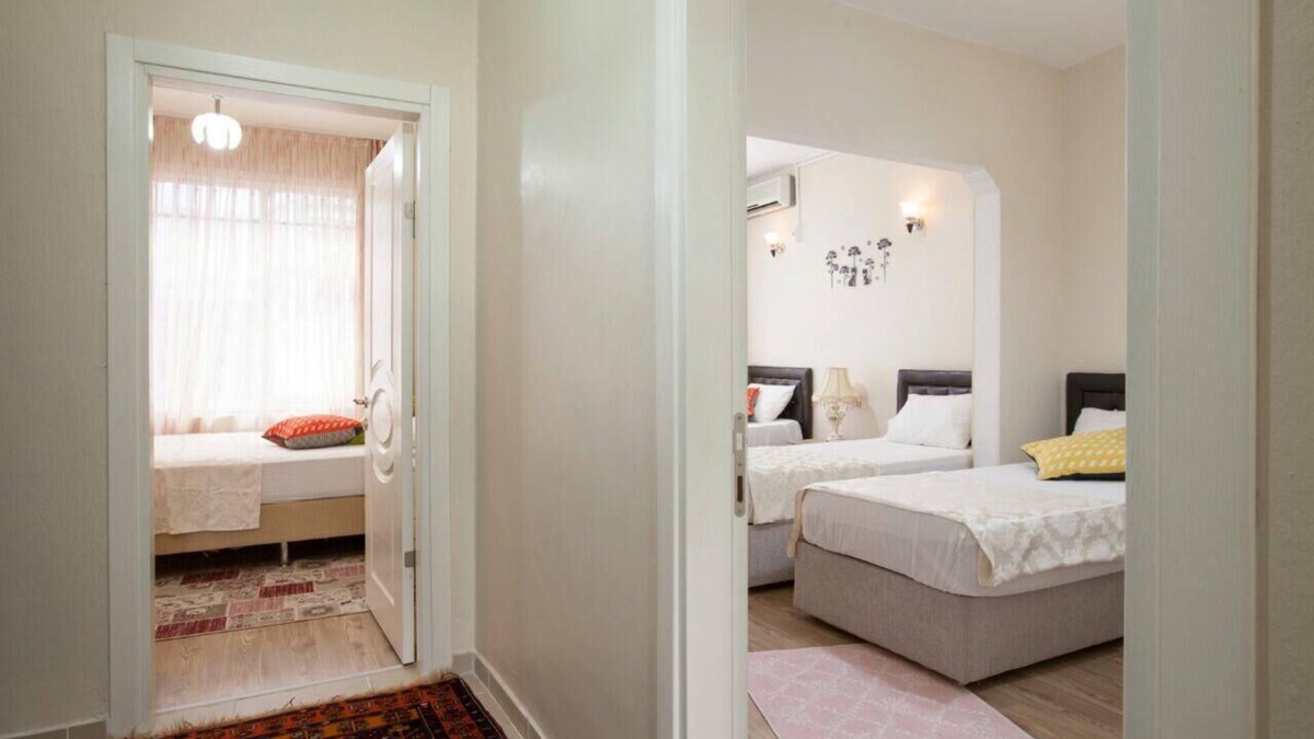 Emin Sinan Apartment | Convenient 3-Bedroom flat for 10, Near Blue Mosque, AC & WiFi