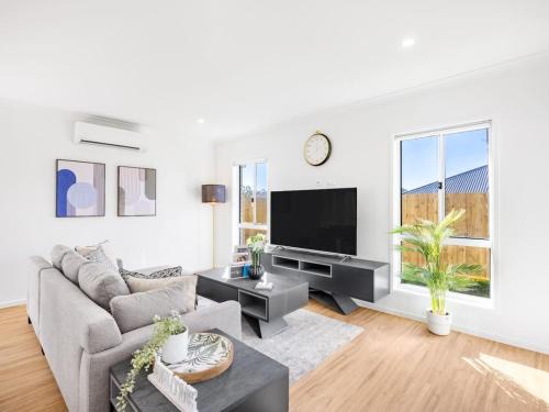 Greenbank House | Convenient Brandnew 4 Beds House, 5 mins to mall