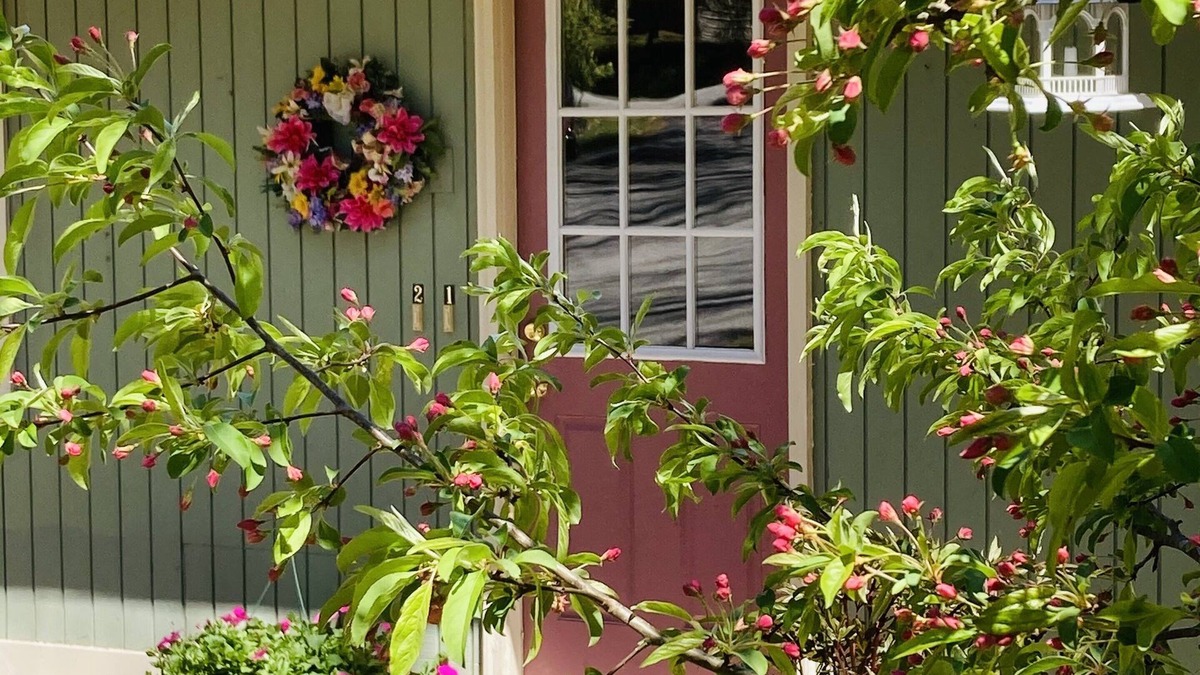 Spencer House | Convenient, clean and cozy 3 bedroom, 2 bath overlooking idyllic lake whittemore