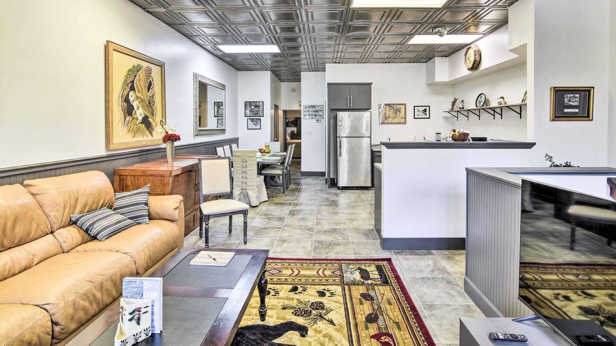 Colusa House | Convenient Colusa Townhome - Pet Friendly!