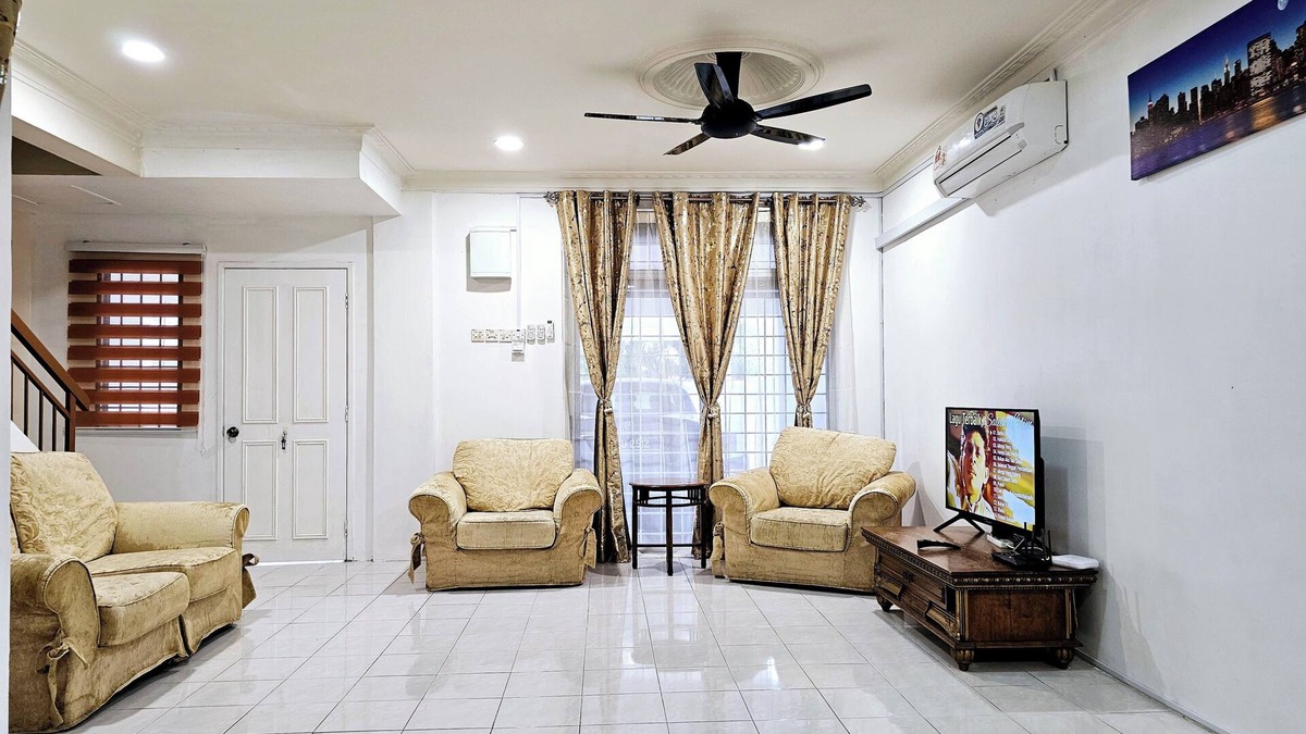 Bandar Saujana Putra House | Convenient & Comfortable Family Homestay at Bandar Saujana Putra
