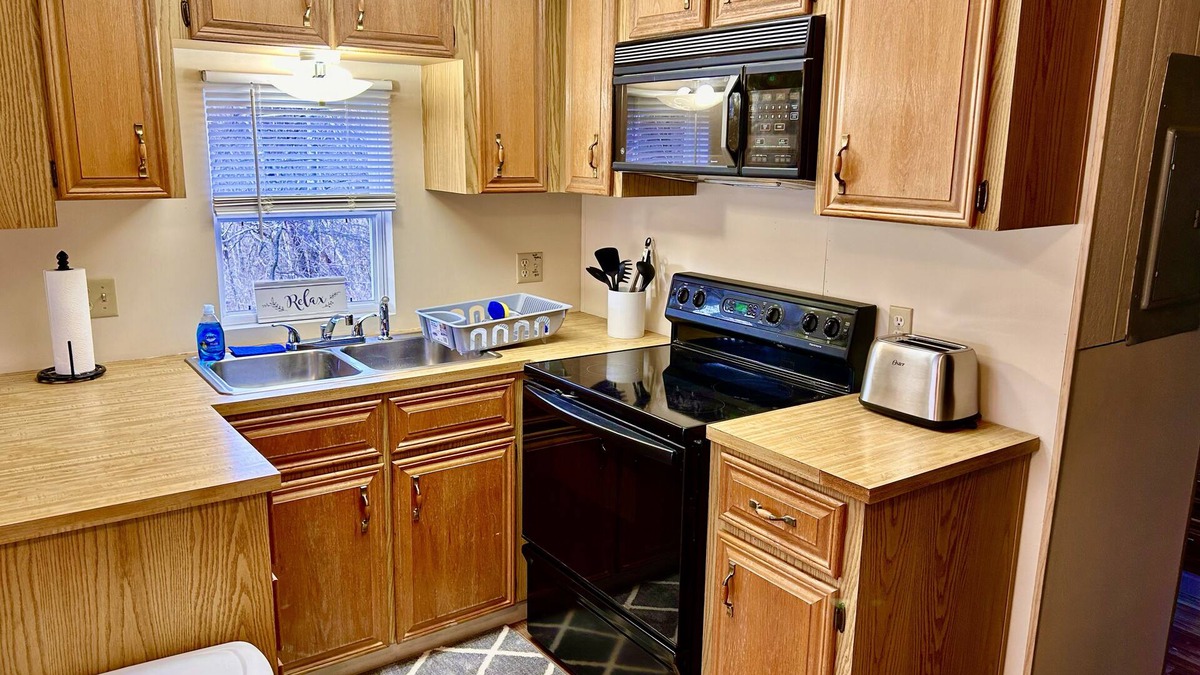 Waynesburg House | Convenient, Cozy and Comfortable Compact Home. Two minutes Waynesburg University