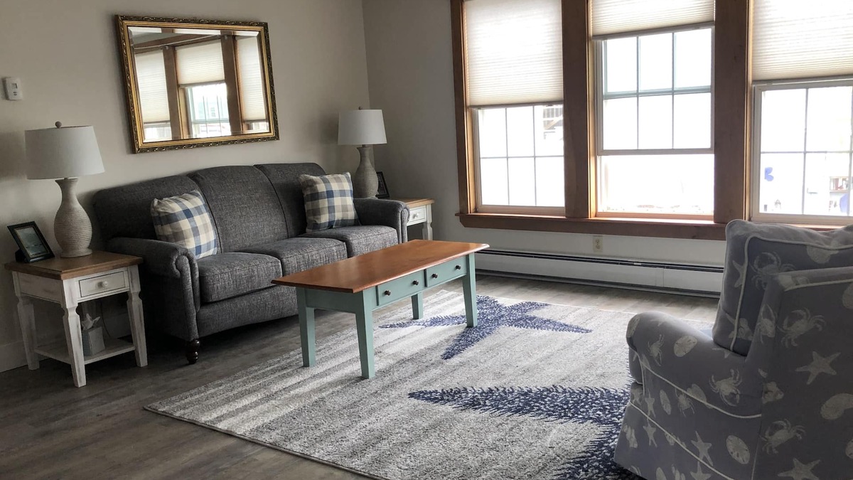 Boothbay Harbor Apartment | Convenient Downtown Location w/Harbor View