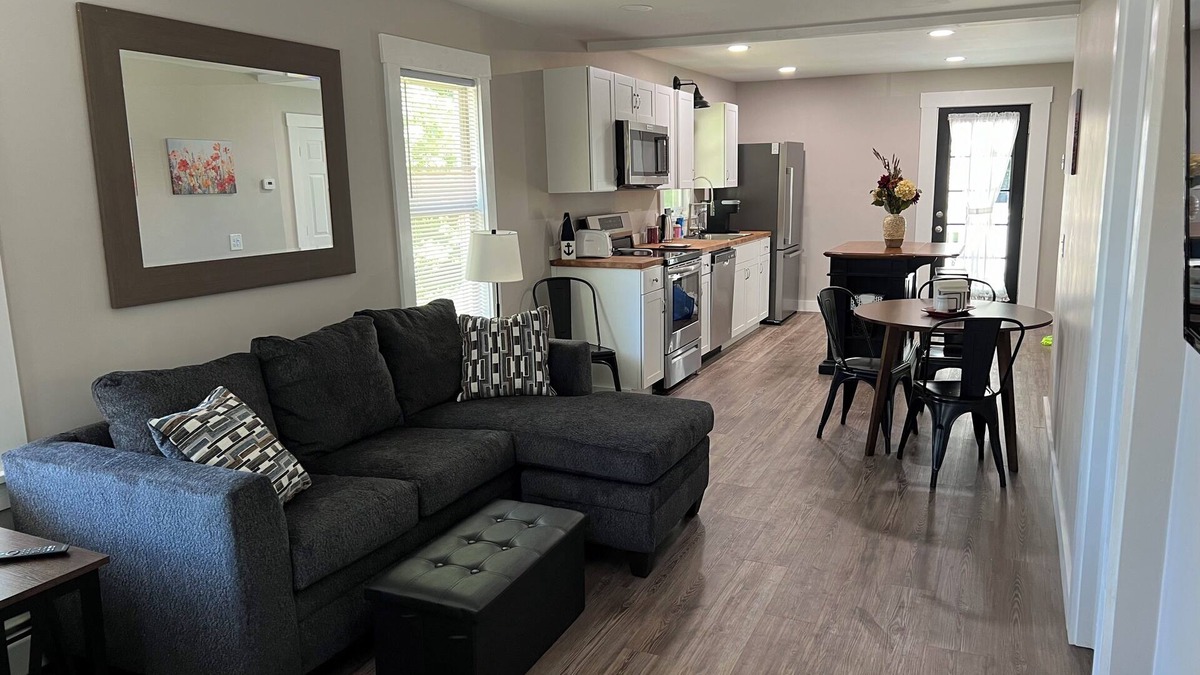Bangor House | Convenient family and dog friendly Brewer/Bangor home.