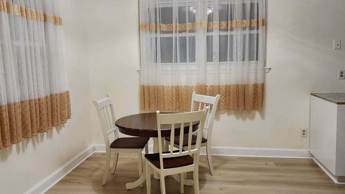 Silver Spring House | Convenient/family friendly home with yard drivewaynn
