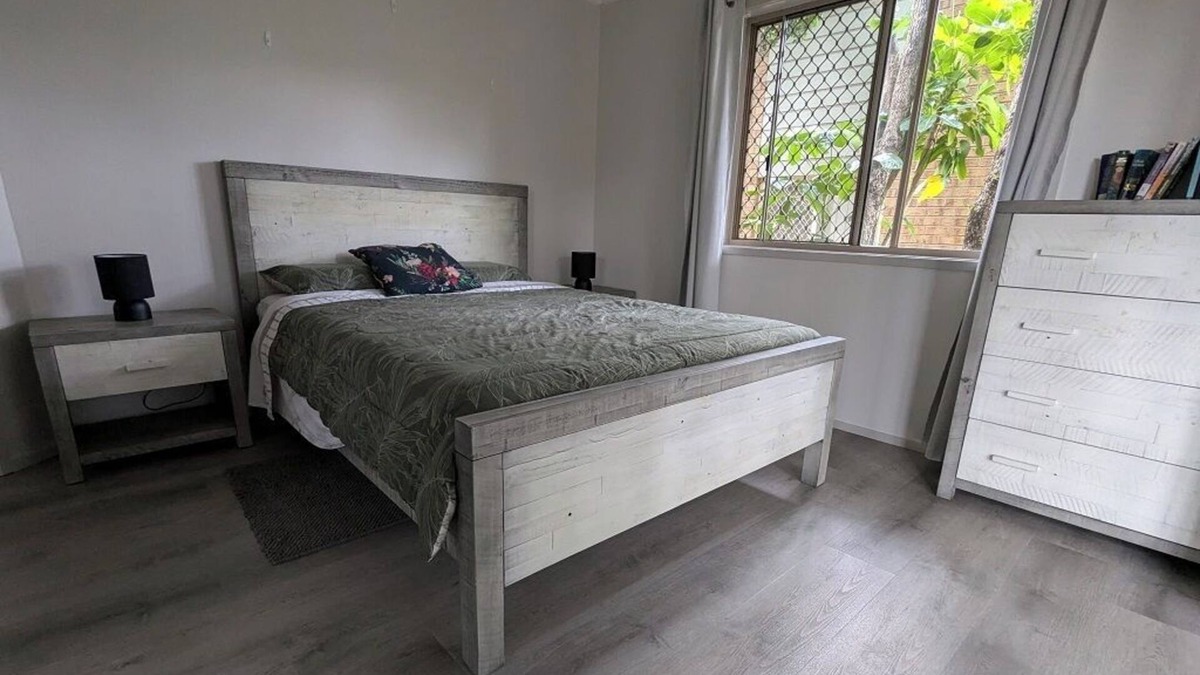 Loganlea House | Convenient, great value 2BR Flat @Loganlea, close to Brisbane & Gold Coast
