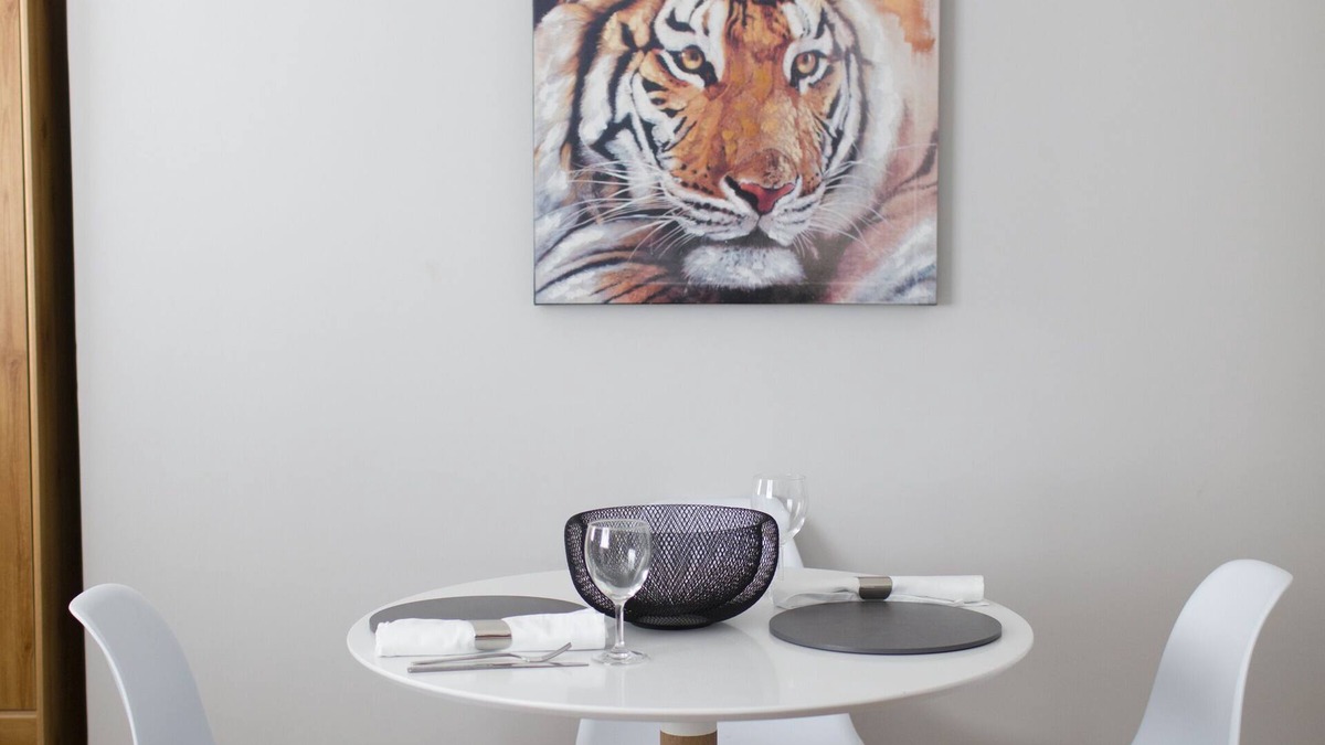 Cambridge Apartment | Convenient, modern upstairs flat