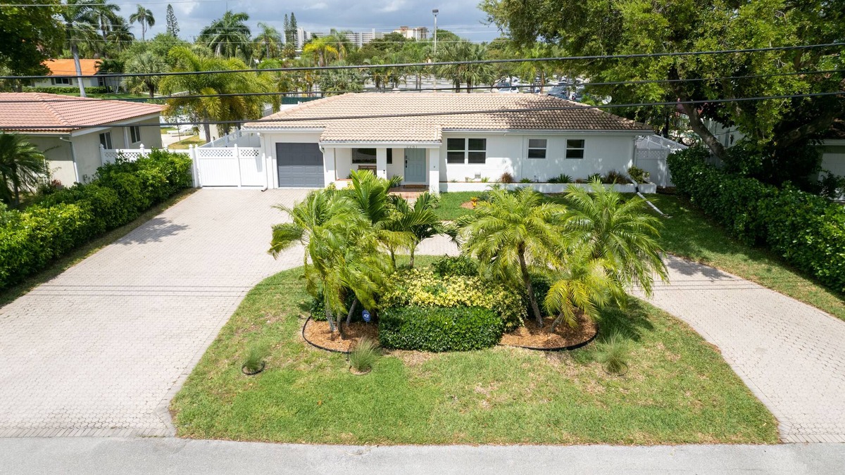 Pompano Isles House | Convenient Pompano Beach House-private HEATED pool & backyard oasis